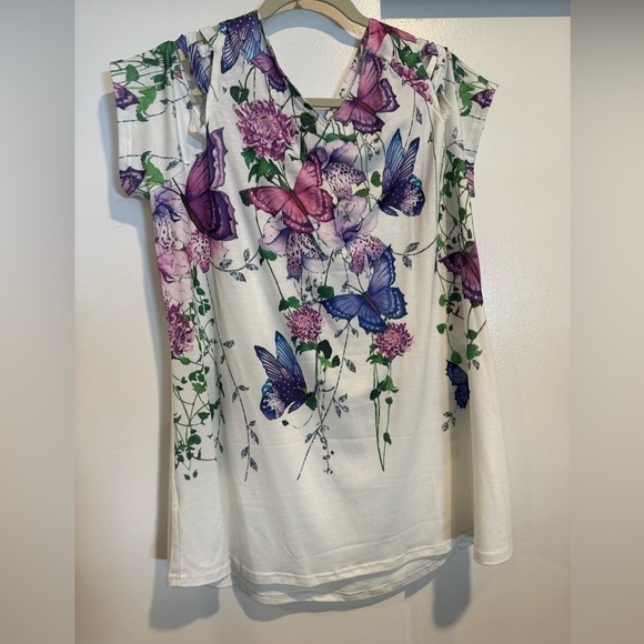 White butterfly design cut out shoulder short sleeve top size XXL - Picture 8 of 12